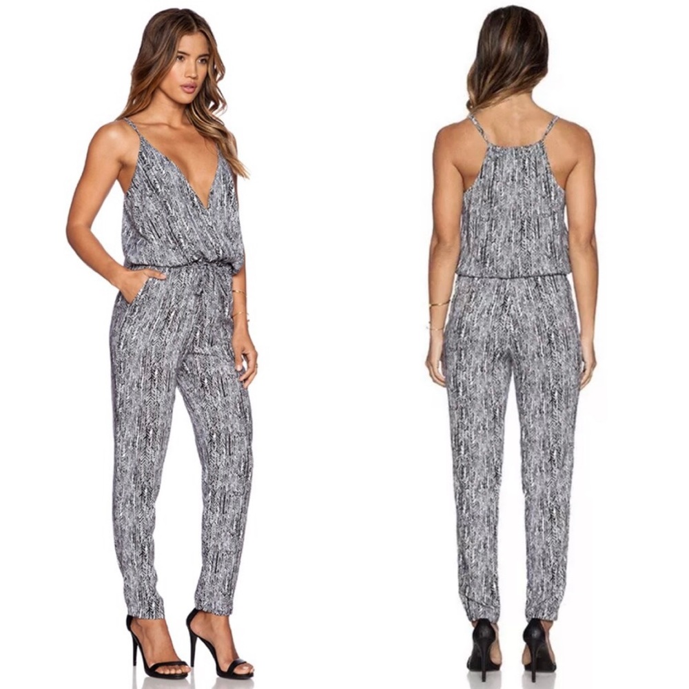 Splendid Summer Jumpsuit with Pockets ~ Etched Arrow Print